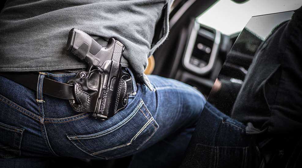 Deering Holster Mc2c Holstered Entering Truck