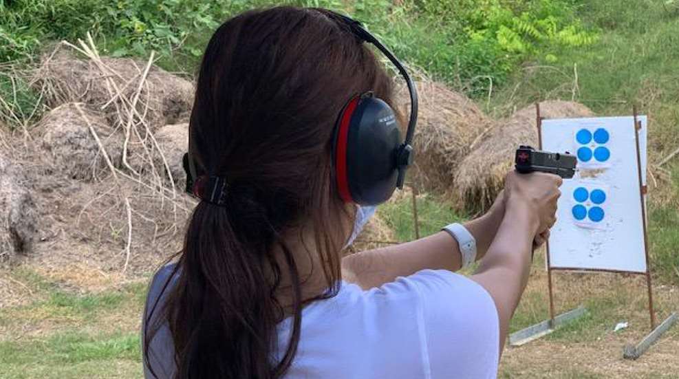 Rao Gold Recruiting New Women Shooters Photo By Rao