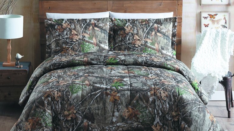 NRA Women | Blanket Junkies, Rejoice: Realtree EDGE Comforter Set