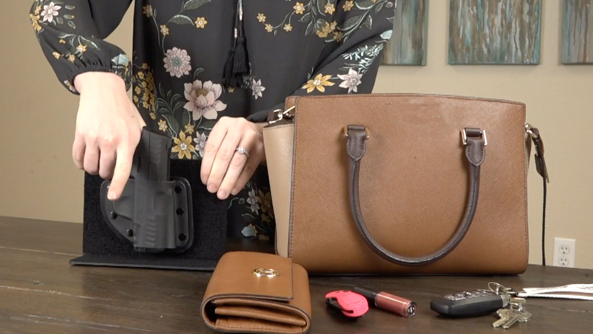 NRA Women CrossBreed Purse Defender Transforms All Bags Into CCW Purses