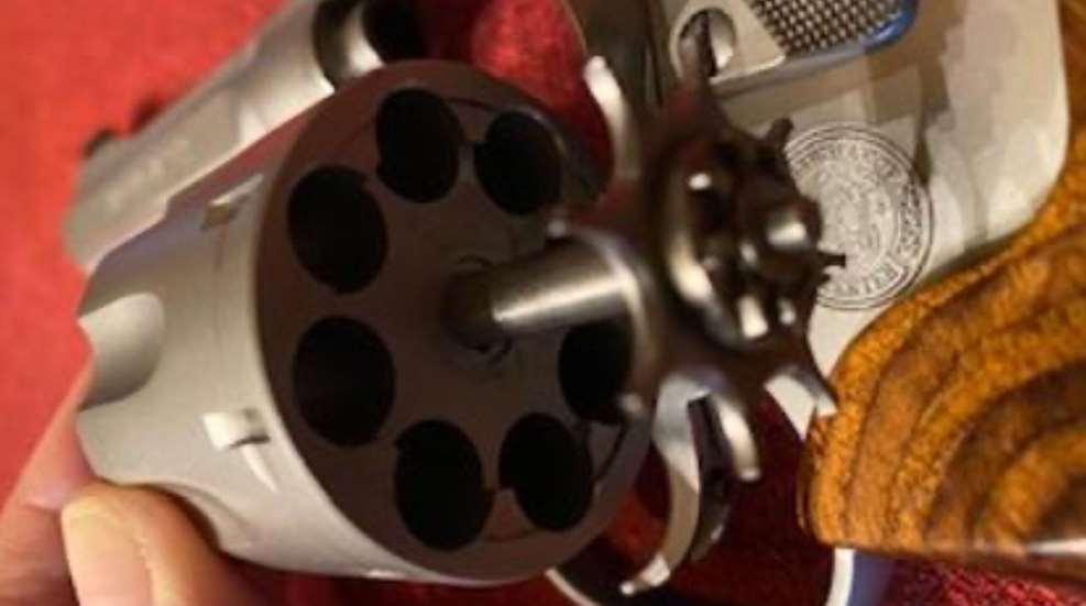 Revolver Main