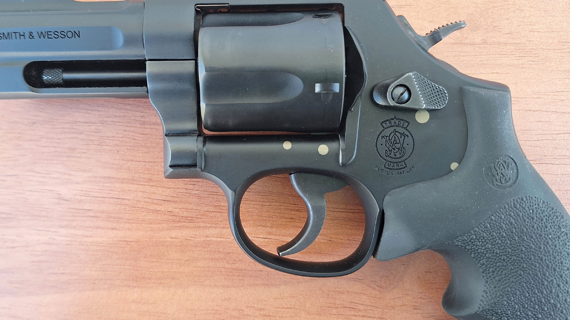 NRA Women | Something Special: Lipsey's Exclusive Smith & Wesson